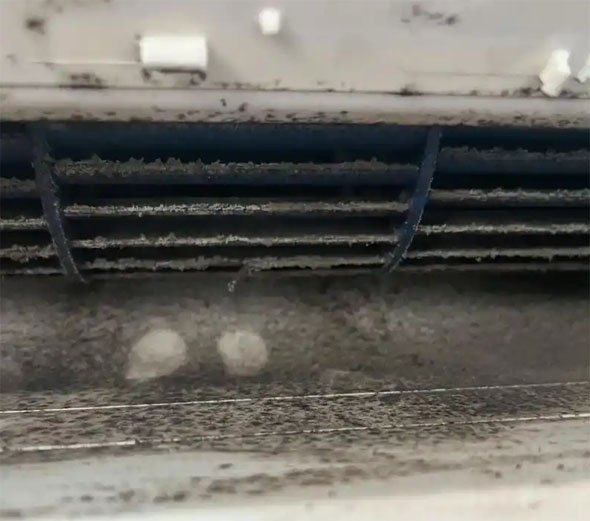 藁城空调吹的风有股烧焦味是怎么回事